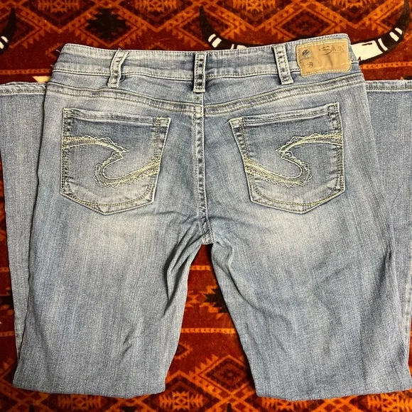 Silver Jeans Suki Boot Cut in Classic Blue - Picture 7 of 8